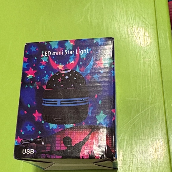 LED Mini Magic Ball - Picture 3 of 5